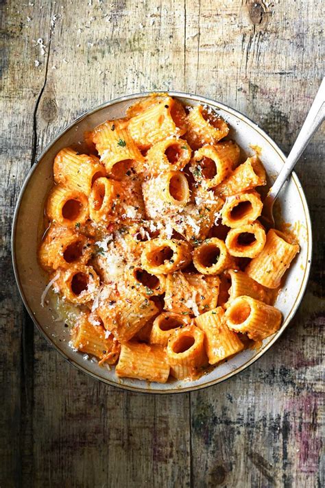 Spicy Rigatoni Alla Vodka With Sun Dried Tomatoes Serving Dumplings