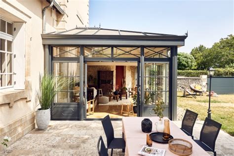 Aménager votre terrasse avec une véranda verrière avec toiture en verre