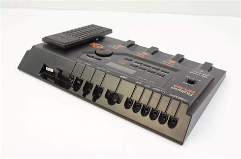 Roland GR-33 Guitar Synthesizer | Reverb