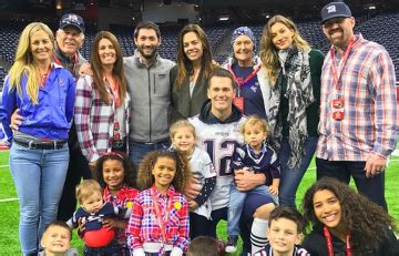 Tom Brady Family - Wife, Children, Parents, Sisters, Bio | CelebFamily