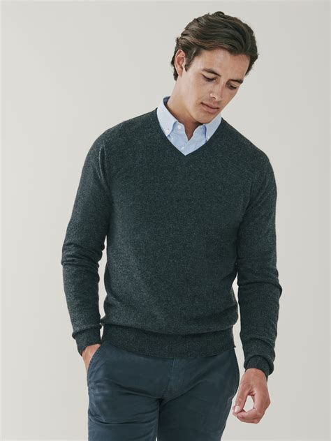 Killington Men S Cashmere V Neck Sweater In Charcoal Grey