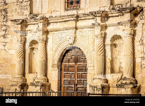 Detailed Architecture Of The Alamo Entrance Stock Photo Alamy