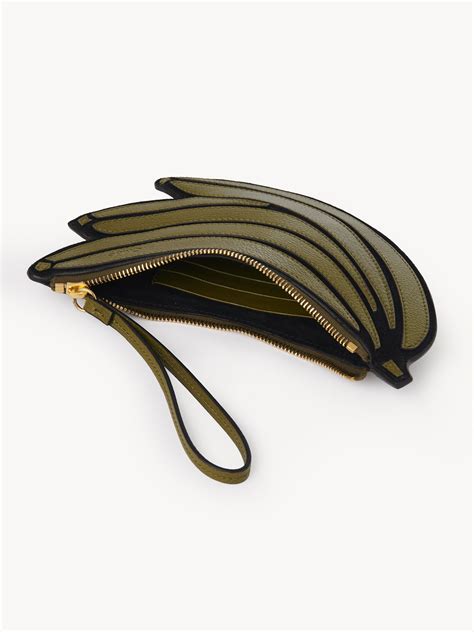 Chloé Banana Flat Pouch In Grained Leather Chloé ZA