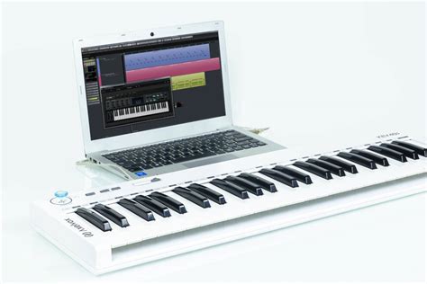 Axelvox Key49j — MIDI-клавиатура в новом цветовом оформлении | ProSound