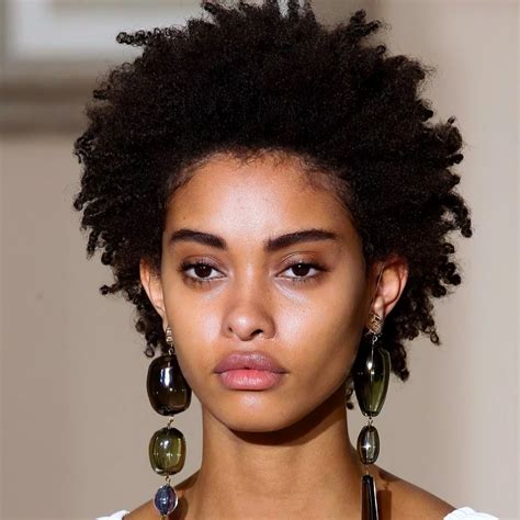 Plus De 80 Exemples De Coupe Courte Femme Afro La Tendance Capillaire