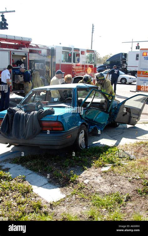 Grave Accidente Automovilístico En Lakeland Florida Central Estados