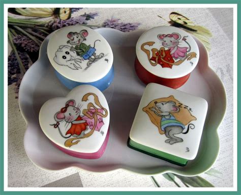 Les Porcelaines De Pat Porcelaine Peinte Peinture Sur Porcelaine