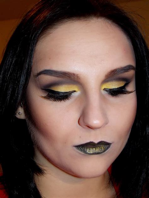 Deja Zu: Makeup series: Harry Potter Hogwarts houses | HUFFLEPUFF