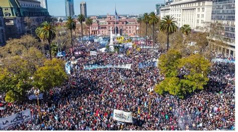 Hist Rica Marcha Federal Universitaria En Todo El Pa S Contra El