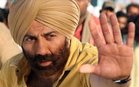 Sunny Deol नहीं बिकेगा गदर 2 एक्टर सनी देओल का बंगला बैंक ने तकनीकी कारण बताकर नोटिस लिया वापस