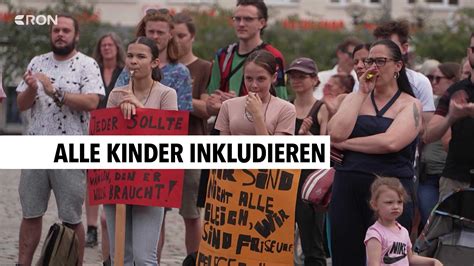 Eltern Demonstrieren Gegen Inklusions Pl Ne F R Grundschulen Ron Tv