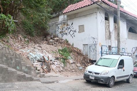 Edificio De La Sct Abandonado En C Ntrica Calle Allende Nido De