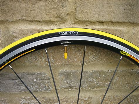 Review Kenda Kadence X C Tyre Road Cc