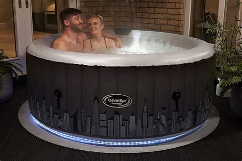 CleverSpa Manhattan Person Round Inflatable Outdoor Hot Tub With Airjets Freezeguard