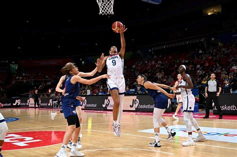 Mondial de basket féminin les Etats Unis déroulent contre la Serbie