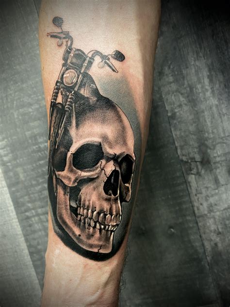 Cyril Rumblers Tatoueur Chez Art Corps Tattoo Audincourt