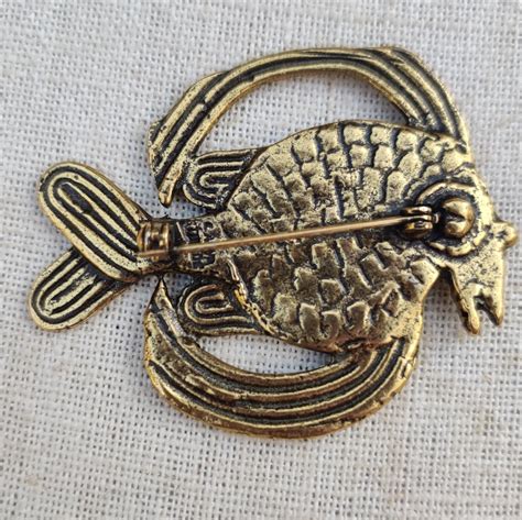 Rare Vintage Signed Alva Studios Fish Brooch Gem