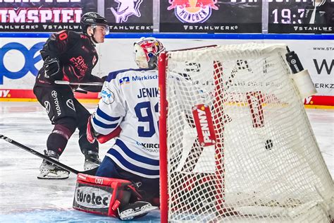 Iserlohn Roosters gewinnen gegen Kölner Haie im Penalty schiessen