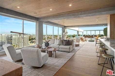 Jason Oppenheim Of Selling Sunset Lists His Hollywood Penthouse For 7 5m