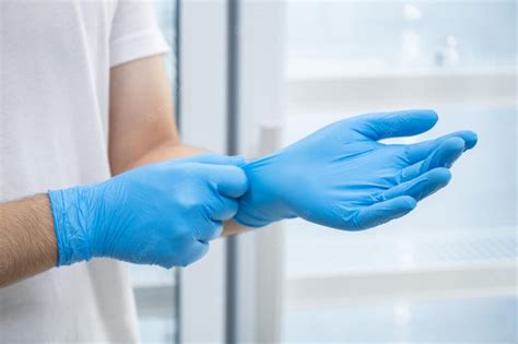 Los Guantes De Nitrilo Sirven Para El Coronavirus Vestuariodesechable