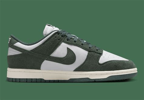 Nike Dunk Low Next Nature "Green Suede" HJ7673-002 | SneakerNews.com