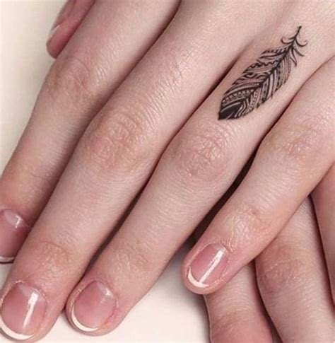 50 Delicate And Tiny Finger Tattoos To Inspire Your First Or Next Body Art Tatuagens De Pena