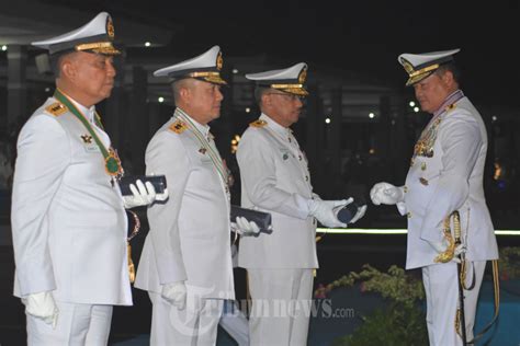 Kasal Pimpin Wisuda Purna Wira Pati Tni Al Di Aal Bumi Moro Foto