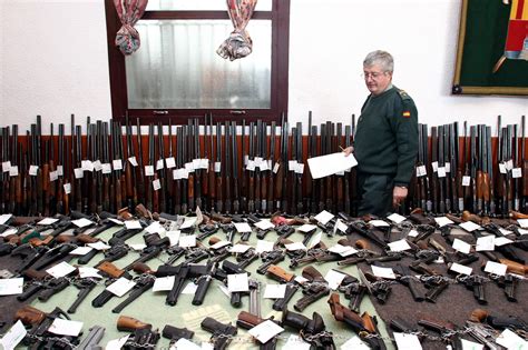 Detenidas Cuatro Personas Por Vender Armas A Redes Criminales