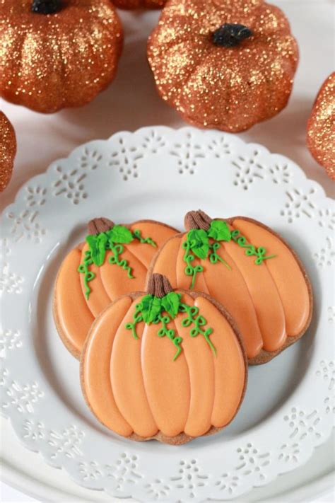 Video How To Decorate Pumpkin Cookies Sweetopia