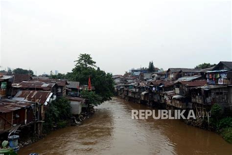 Pembebasan Lahan Jadi Kendala Normalisasi Sungai Ciliwung Republika