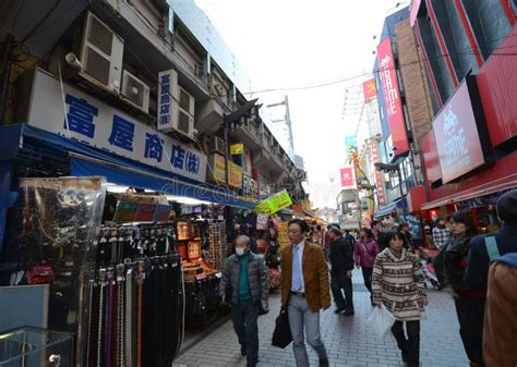 TOKIO JAPÓN 22 DE NOVIEMBRE Mercado De Ameyoko En El Distrito De