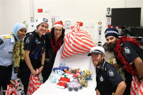 Capalaba Police Bring Christmas Joy To Childrens Hospital Bayside