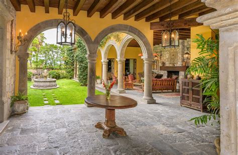 A Colonial Estate in San Miguel de Allende - The New York Times