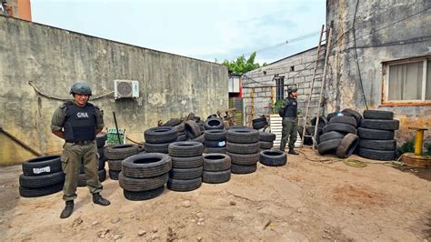 Desbaratan banda dedicada al contrabando y secuestran mercadería ilegal