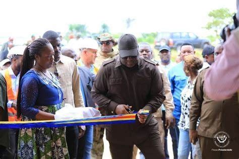 Rdc F Lix Tshisekedi Inaugure Le Centre Communautaire Etienne