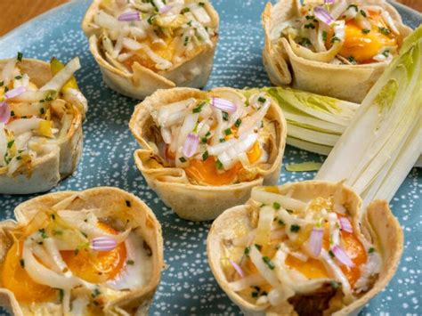 Tortilla Cups Gevuld Met Witlofsalade En Ei Recept