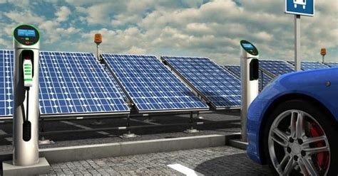 Cargar coche eléctrico con placas solares