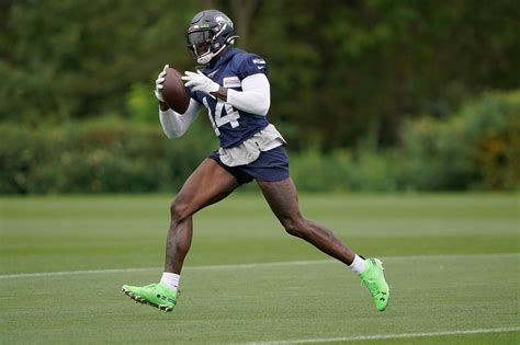 Metcalf Ready To Feast For Seahawks In 2021 HeraldNet