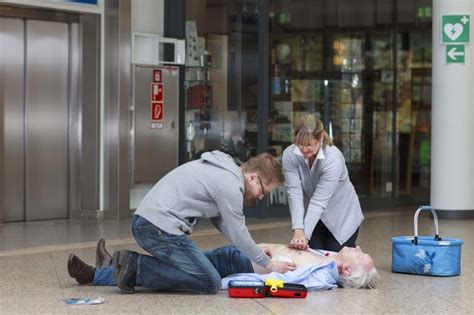 Internationaler Tag Der Ersten Hilfe Asb Auch Laien K Nnen Defis