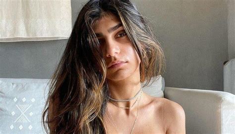 Mia Khalifa S Tyensiz Pozlar N Payla T O Pozlar Instagram Y Kt Ge Ti