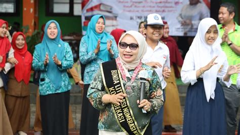 Kunjungi Sekolah Bunda Literasi Kota Bekasi Ajak Siswa Gali Potensi