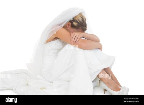 Unglücklich blonde Braut am Boden Stockfotografie Alamy