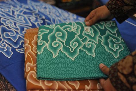 10 Tempat Beli Batik Di Cirebon Ada Motif Mega Mendung