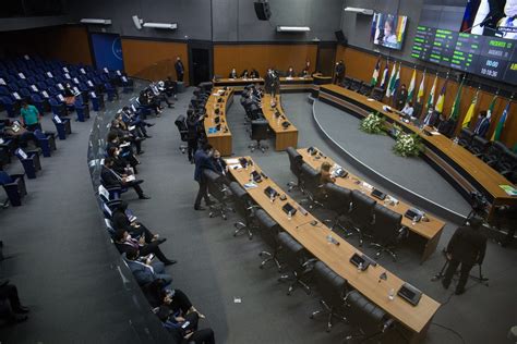 Deputados Aprovam Projeto De Lei Que Reduz Daqui A Cinco Anos No