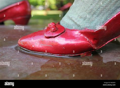 Dorothy's red shoes from Wizard of Oz at Chicago's Oz Park Stock Photo - Alamy