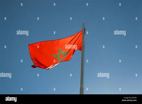 Drapeau Marocain Dans Le Ciel Banque De Photographies Et Dimages à