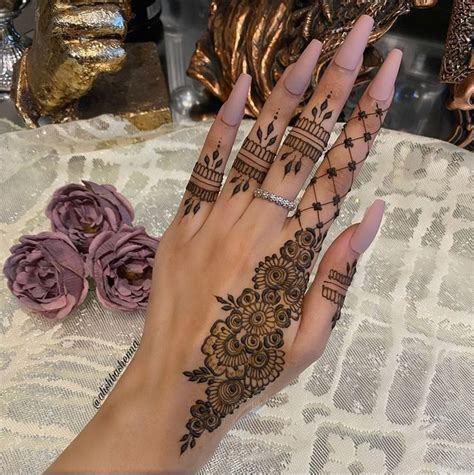 𝐚𝐥𝐢𝐬𝐡𝐛𝐚s 𝐡𝐞𝐧𝐧𝐚 On Instagram • Inspo Hennailss 🤍 Hennatattoo Henna