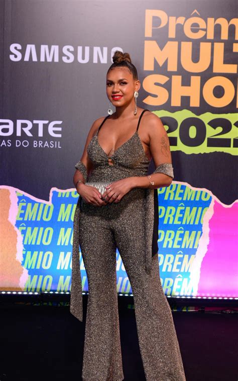 Famosos esbanjam luxo no tapete vermelho do Prêmio Multishow 2022