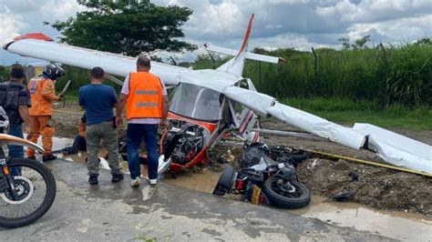 De No Creer Avioneta Impacta Una Moto En La Vía Panamericana