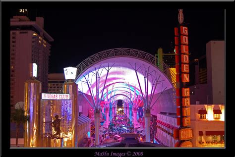 Fremont Street by mahu54 on DeviantArt